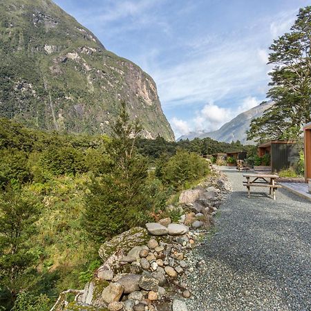 Milford Sound Lodge Exterior photo