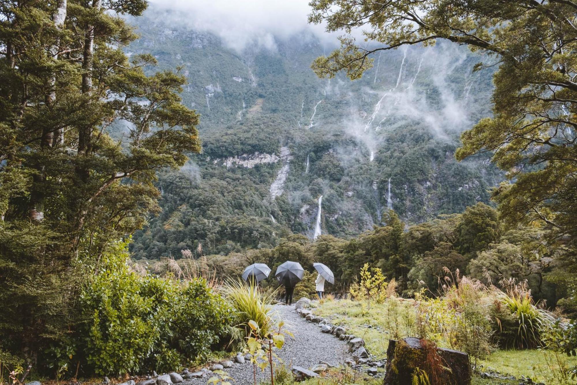Milford Sound Lodge Exterior photo